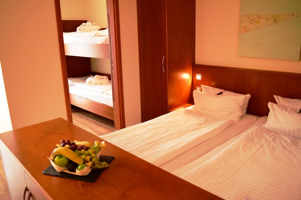 Hotel Atlantic Юст Екстер'єр фото